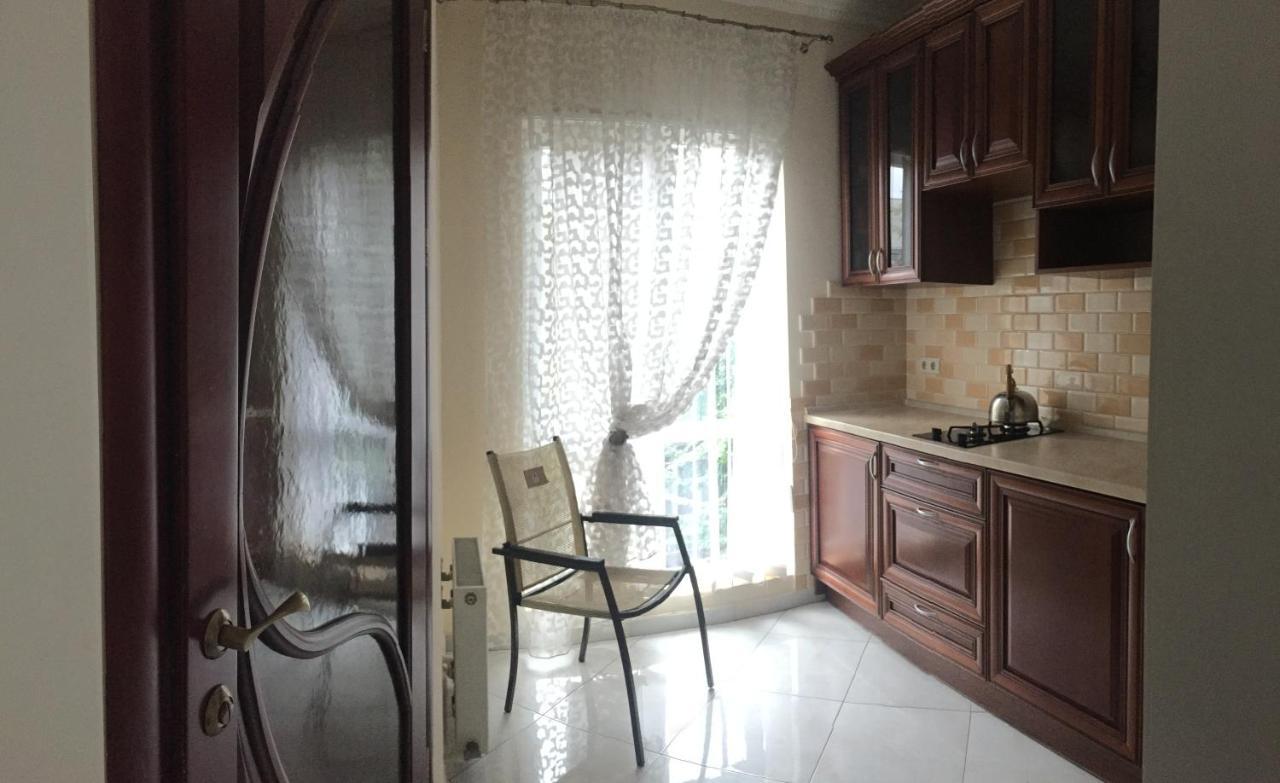 Cozy Studio Near Greek Square Apartment โอเดสซา ภายนอก รูปภาพ