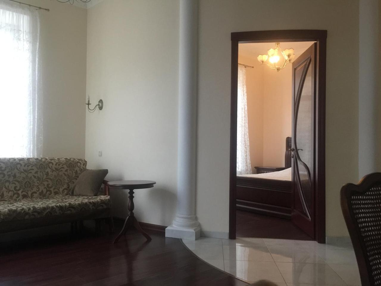 Cozy Studio Near Greek Square Apartment โอเดสซา ภายนอก รูปภาพ