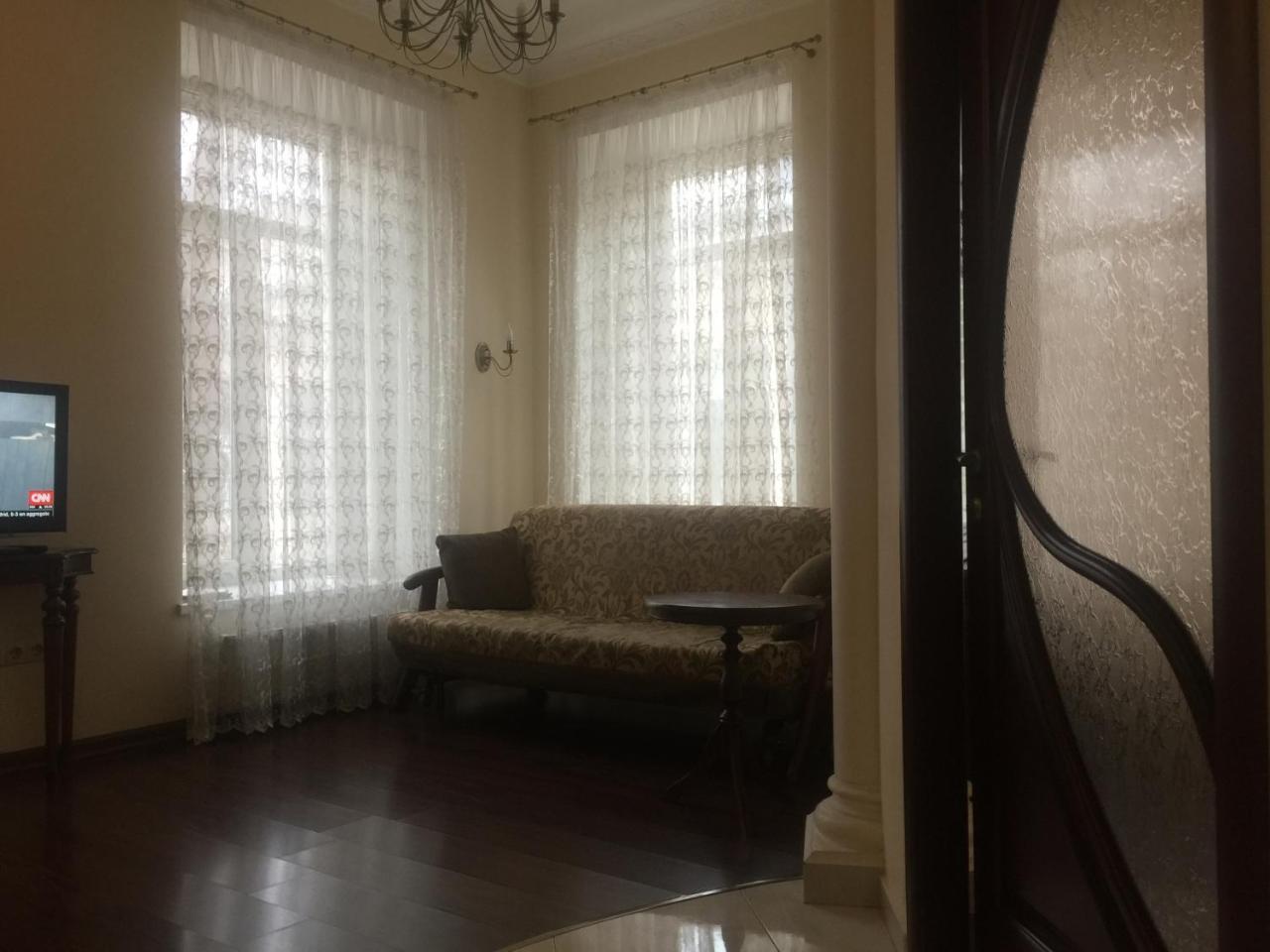 Cozy Studio Near Greek Square Apartment โอเดสซา ภายนอก รูปภาพ