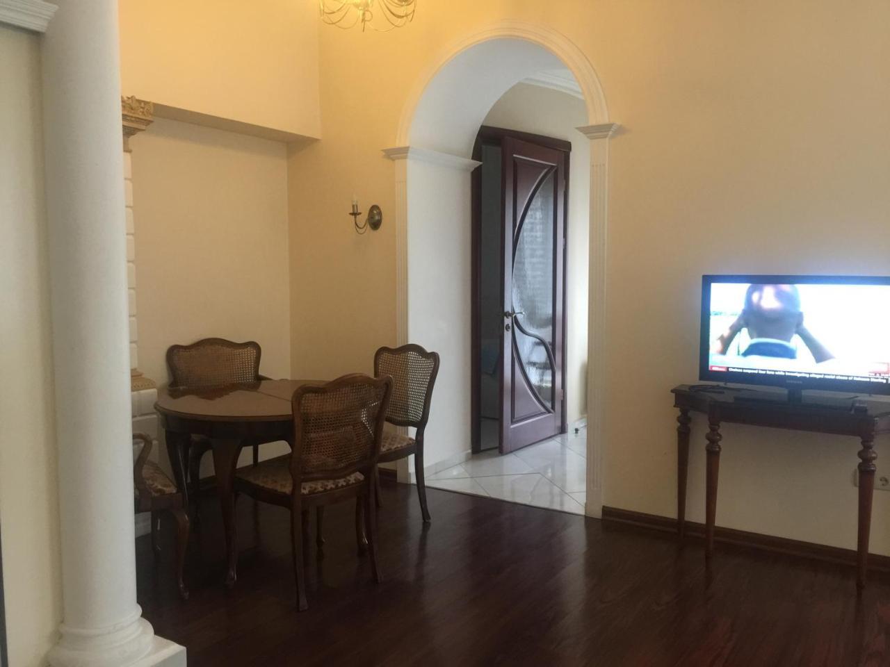 Cozy Studio Near Greek Square Apartment โอเดสซา ภายนอก รูปภาพ